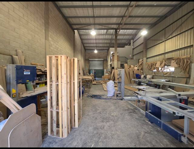 265M² WAREHOUSE TO LET IN STORMILL